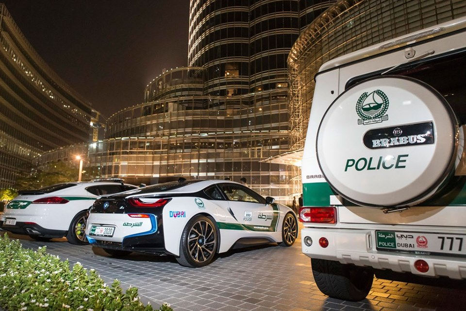 BMW I8 DUBAI POLICE